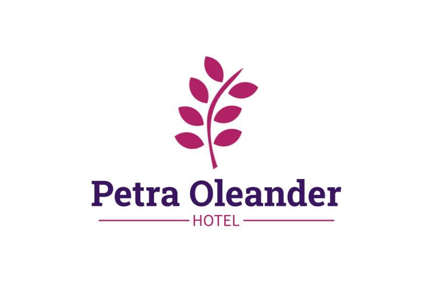 Petra Oleander Hotel Luaran gambar